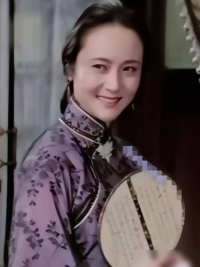 84版电影《雷雨》筹拍之前，繁漪这个角色，候选人中潘虹呼声很高，然而导演孙道临最