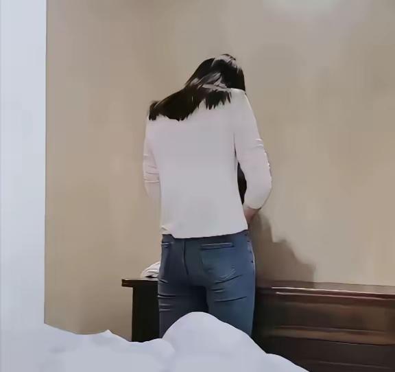 广东，一已婚男子看上了自己的女下属，之后就多次表白，得手后就带着女子去约会开房，