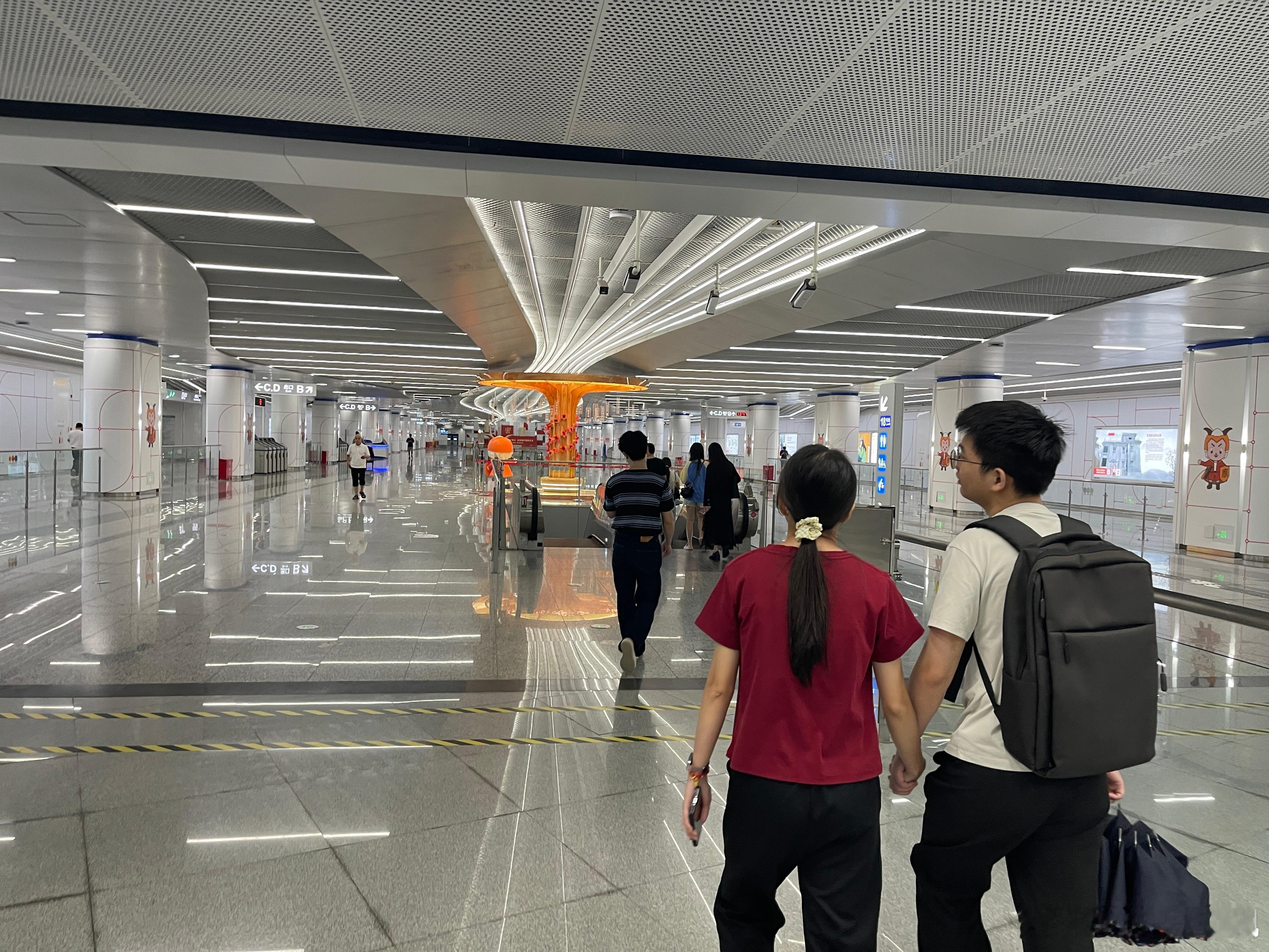 这不是地铁，这是高铁​​​