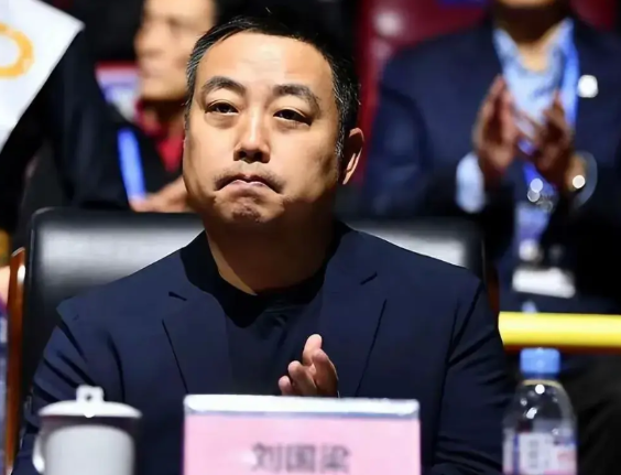 刘国梁卸任，功过是非待后人评价，但这几天排球尤其是女排的选人用人又引起很大的争议