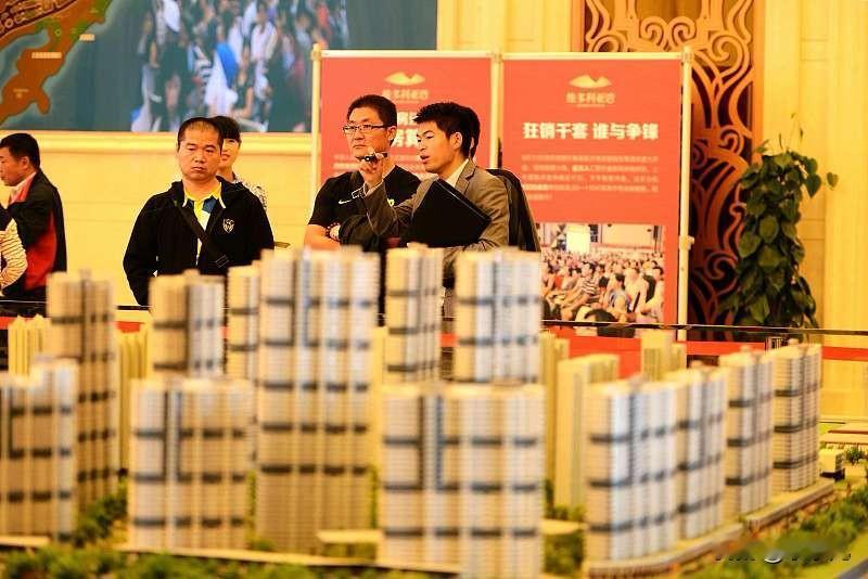 不少人常提起一个现象：有些女生刻意“围猎”优质男性。其实抛开这个话题，买房这件事