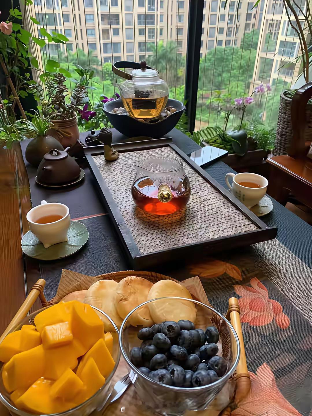 成年人逆袭的10个底层真相：1、有钱，解决人生95%的烦恼2、运动，治愈身体80