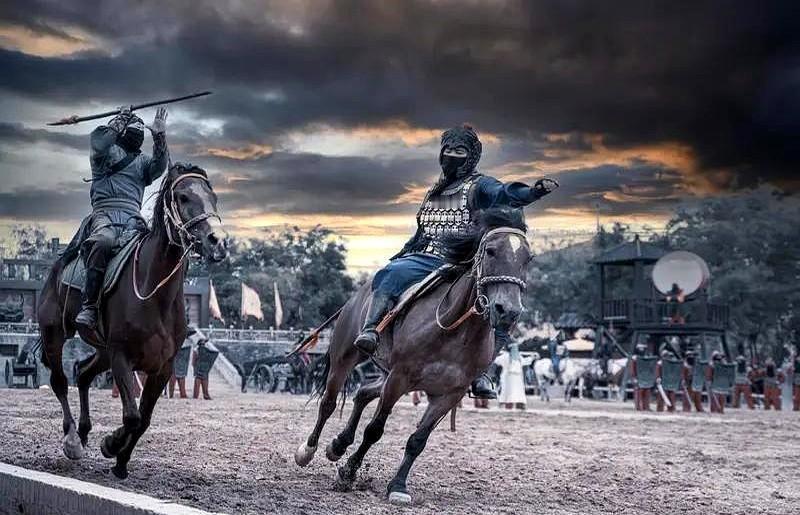 刚刚刷到的那条“汉族才是全球最强战斗民族”的短视频火得离谱，把郑和舰队配上BGM