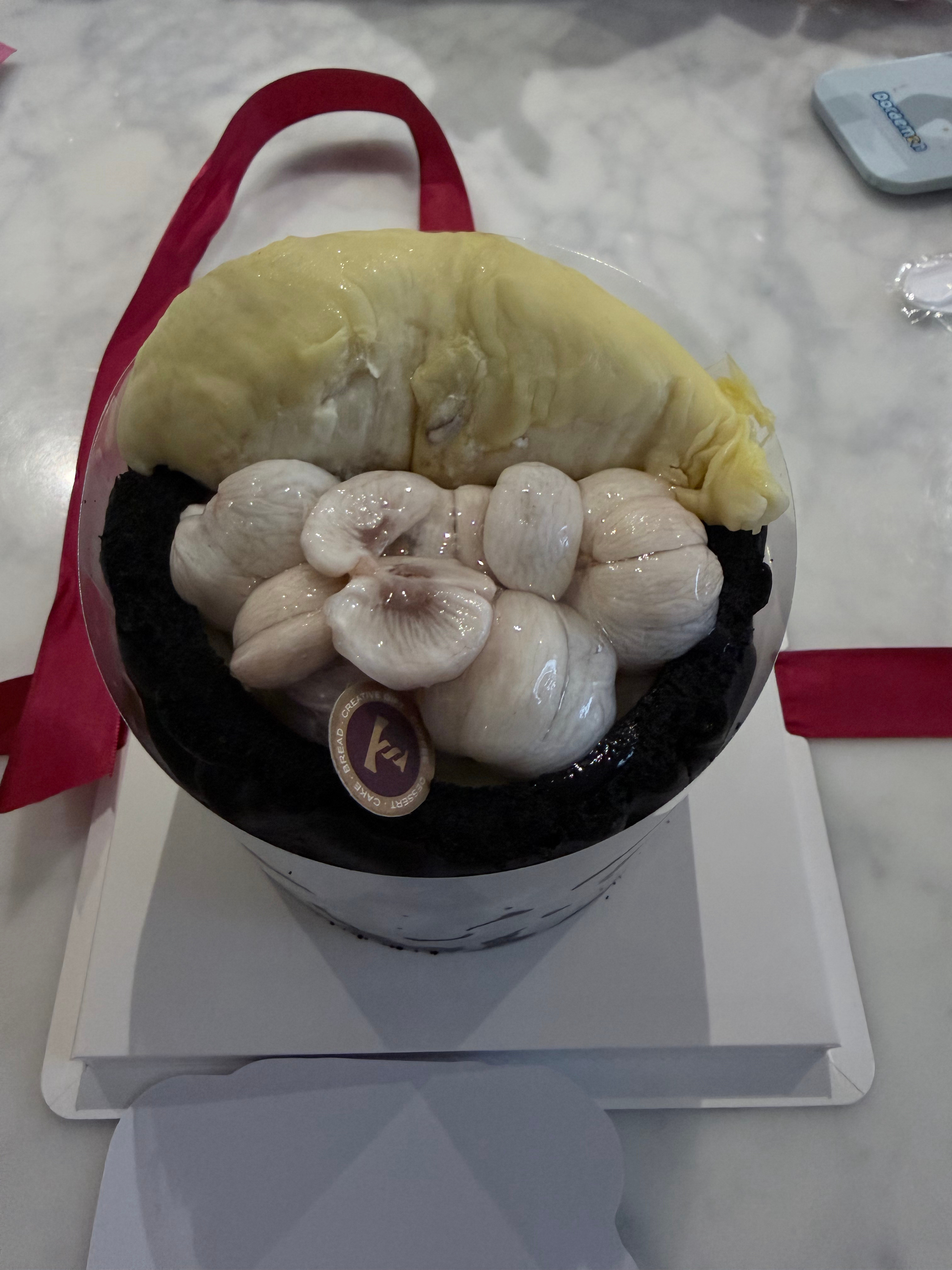 高嘉辉，我吃榴莲蛋糕了，略略略