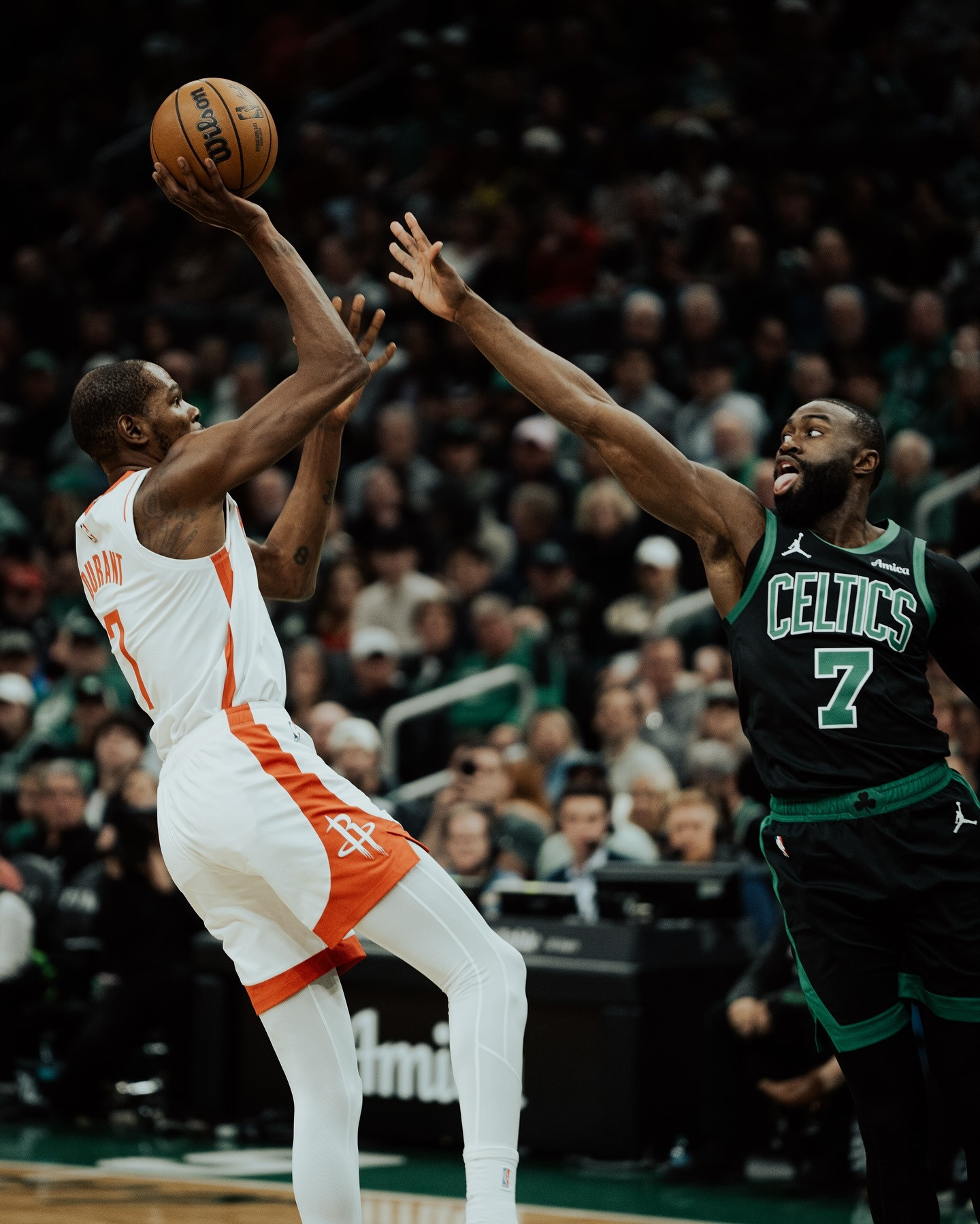 【杜兰特谈未来退役的生活】女主持：你退役后打算做什么？杜兰特：啥也不干，就在家里