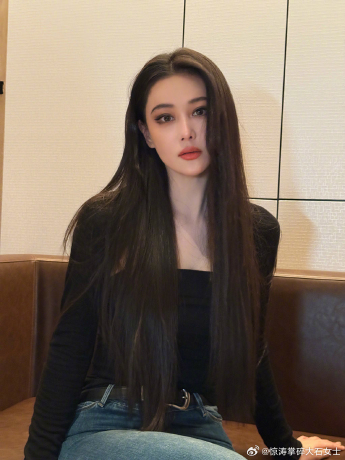 张馨予对自己的美貌有清晰的认知张馨予猫塑张馨予“美而自知”太吸睛！猫塑尽显猫