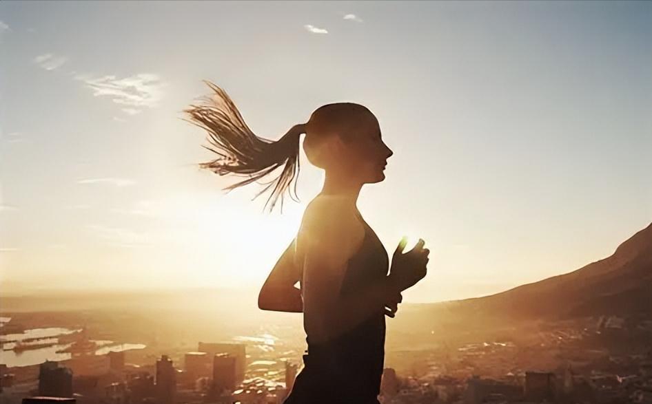 一位运动医学专家令人醍醐灌顶的话：“血不通，慢跑是天然疏通剂。代谢慢，慢跑是代