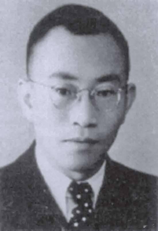 1941年，西方把青霉素列为军事机密，我国老百姓和军人伤口发炎红肿后，往往因为没