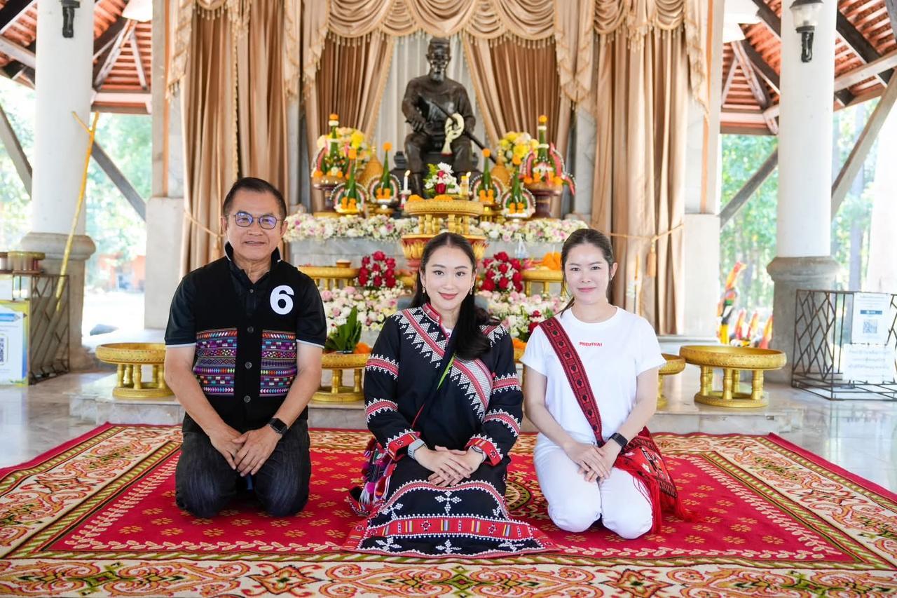 泰国传来消息，2026年1月26日，前总理佩通坦·西那瓦一行抵达清莱府苏艾县，同