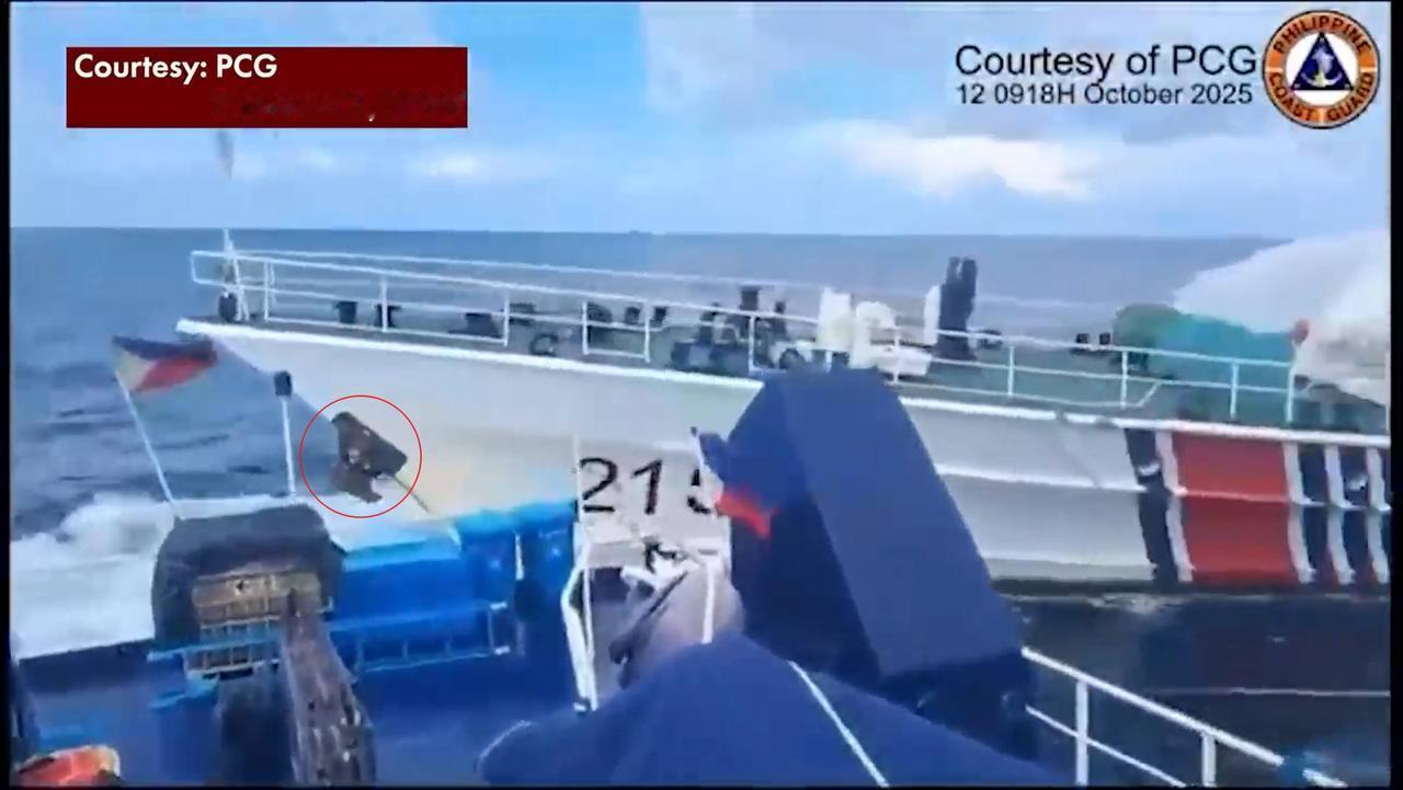 看了菲律宾海警船撞中国海警船的最新视频。一个小细节似乎跟以前不同。就是中国海