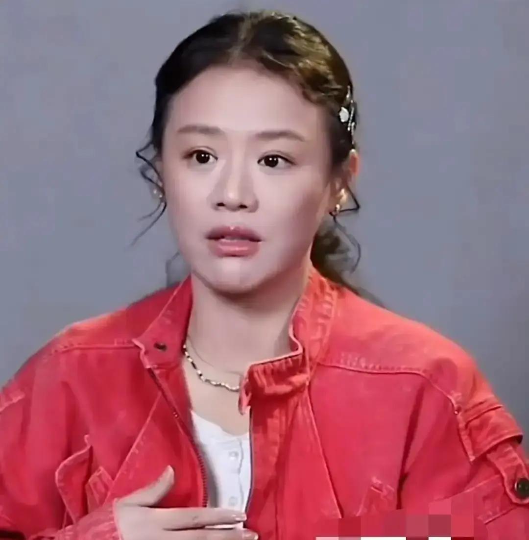 杨紫深夜陪马思纯的视频冲上热搜，原来她为了照顾抑郁的好友，连七位数综艺都推了。