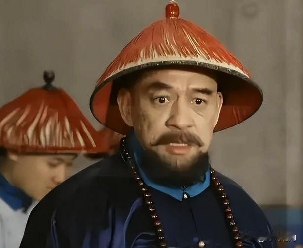 1722年，康熙临终前任命隆科多为顾命大臣，雍正继位后，他凭借拥戴之功承袭一等公