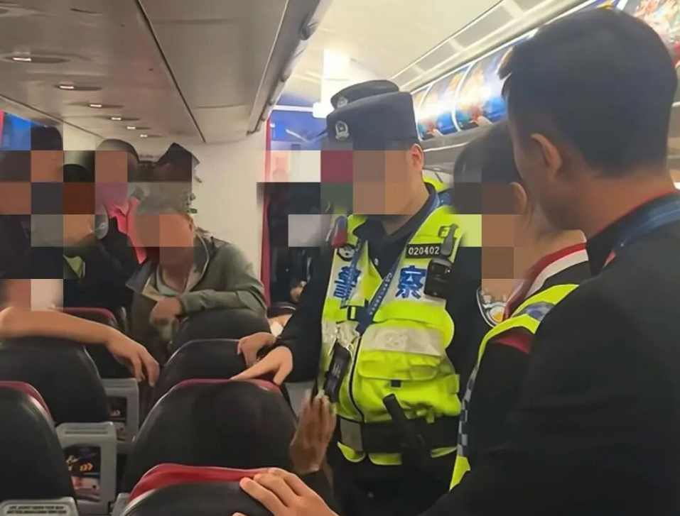 大闹航班冒充空姐, 机舱不是撒野场