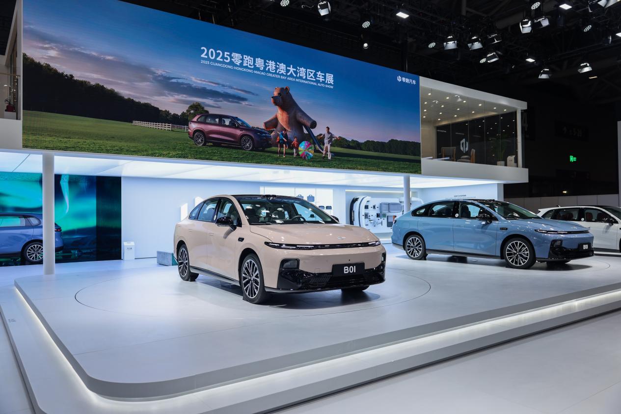 10万内选纯电车，吉利星愿高配还是零跑B01入门款？ 其实这压根不是“鸡头凤