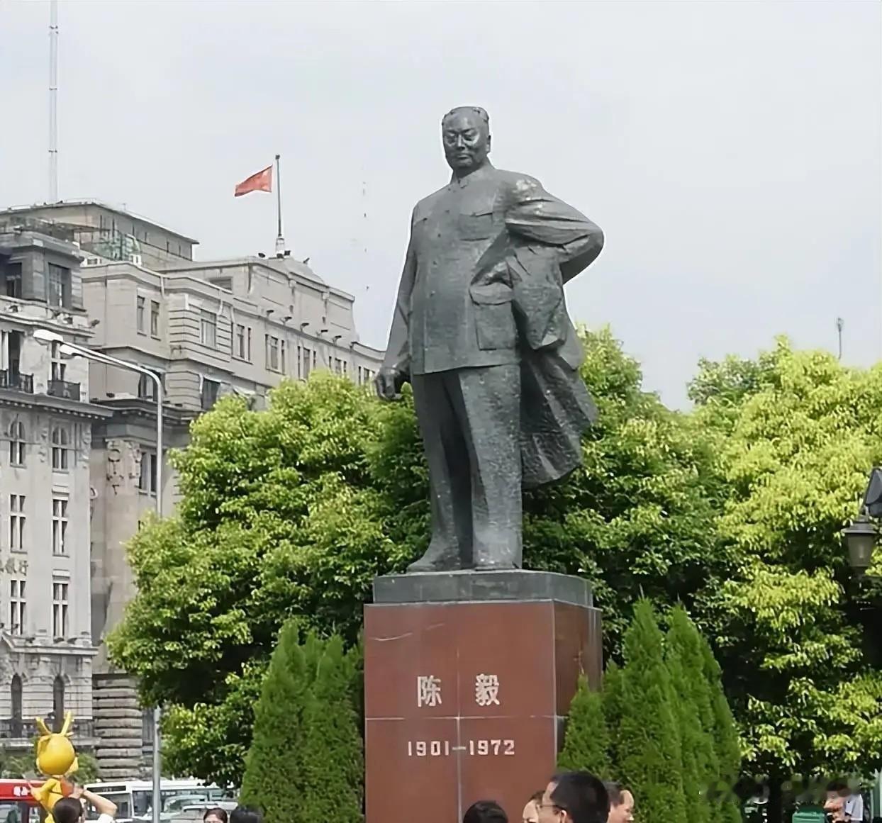 军政全才的统帅-陈毅江王姚大本营是华东，为了枪权极力打击军政全才的统帅陈毅同