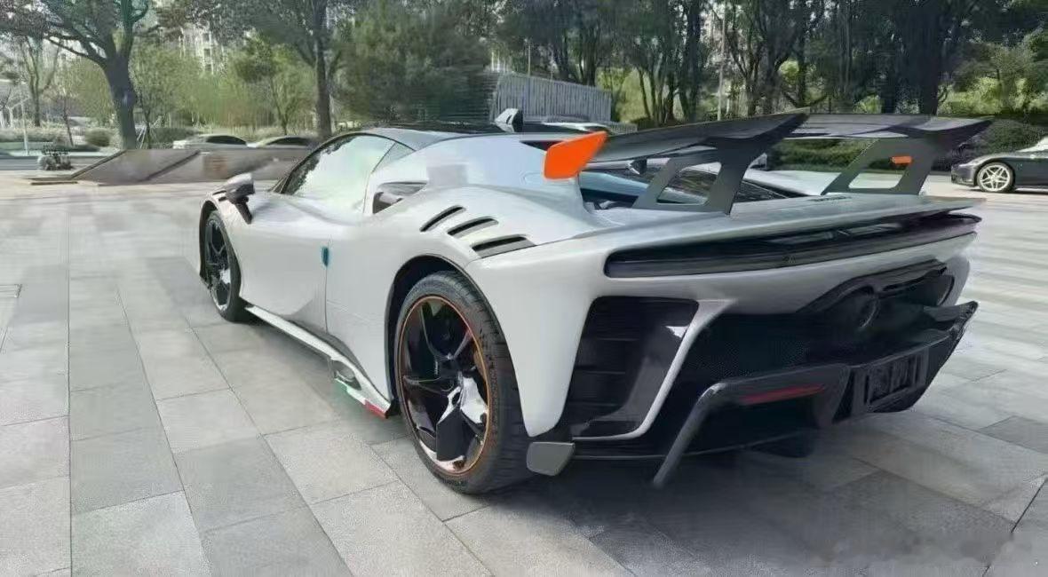法拉利终极神器SF90XX，带阿泰尔套件版