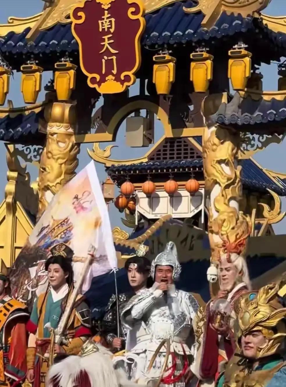 朱之文之所以愿意在万岁山景区扮相南天门大将军，其实是有原因的，与他被骗的经历有关
