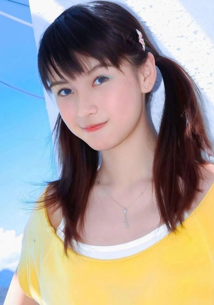 15岁的Angelababy，杨颖真的很灵动，还带有一点婴儿肥​​​