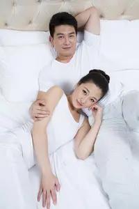 我的邻居伟子一向命运不佳，好不容易娶了一个老婆，结果，老婆还出轨了，跟着她打工的