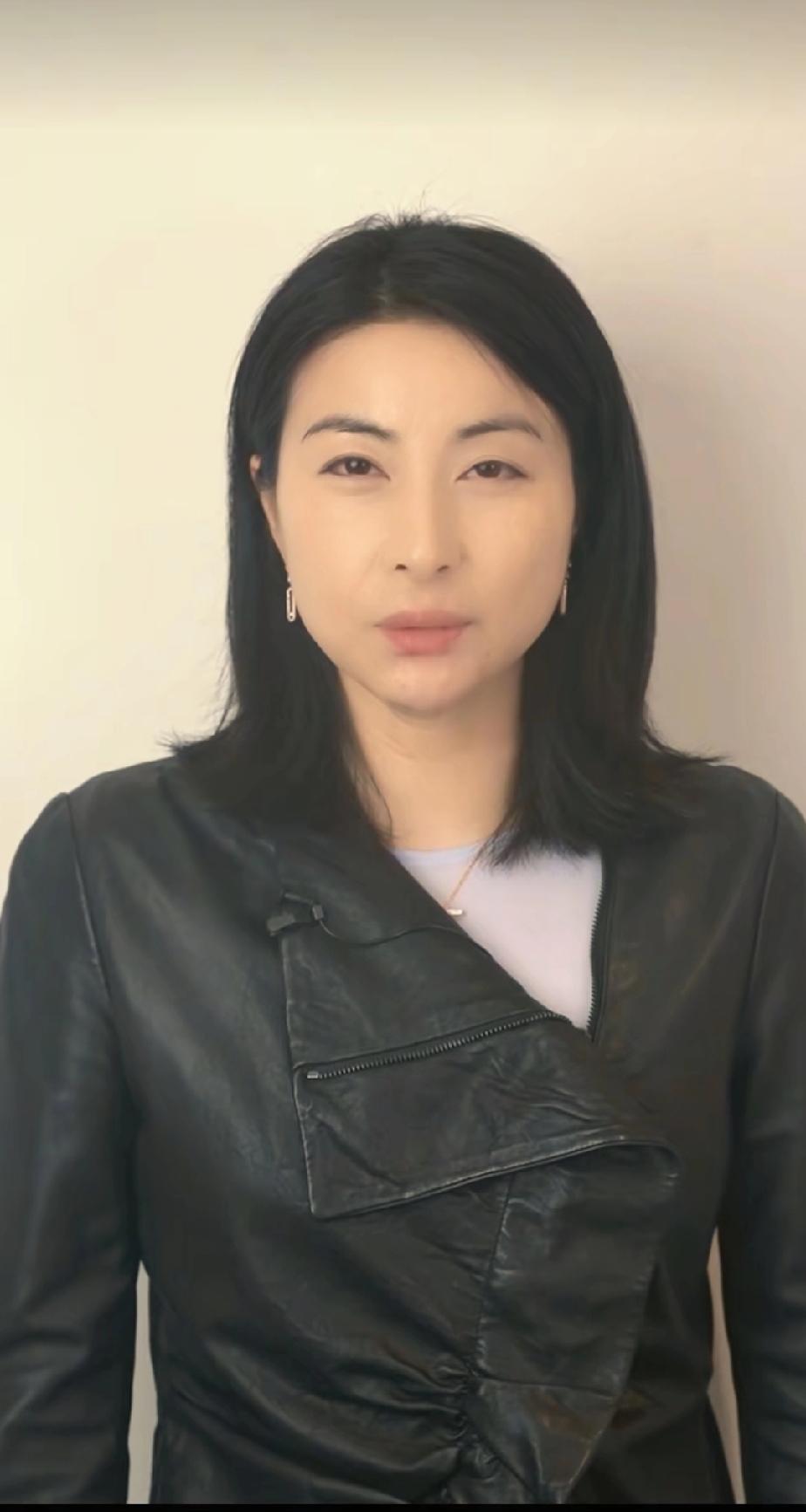 这次香港大火，首先站出来的是霍家，郭晶晶嫁入豪门，却有着高尚的品质和朴素的作风，