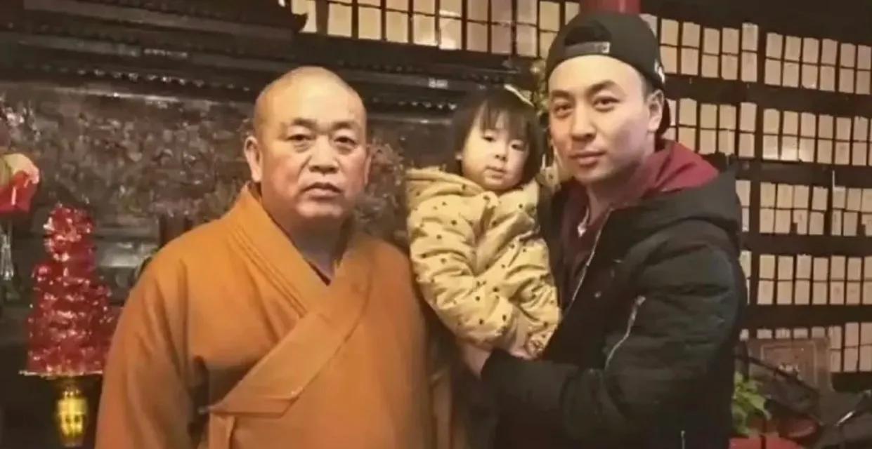 释永信风波，释小龙的师门情何去何从？2025年7月27日，少林寺管理处发布通报