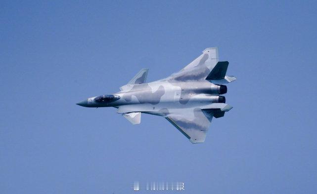 韩专家贬歼-20、歼-35，力捧KF-21？网友戏称“商业炒作”，