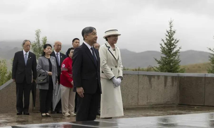 蒙古国总统呼日勒苏赫要破罐子破摔了，刚刚邀请日本天皇祭拜死在蒙古国的关东军，后脚