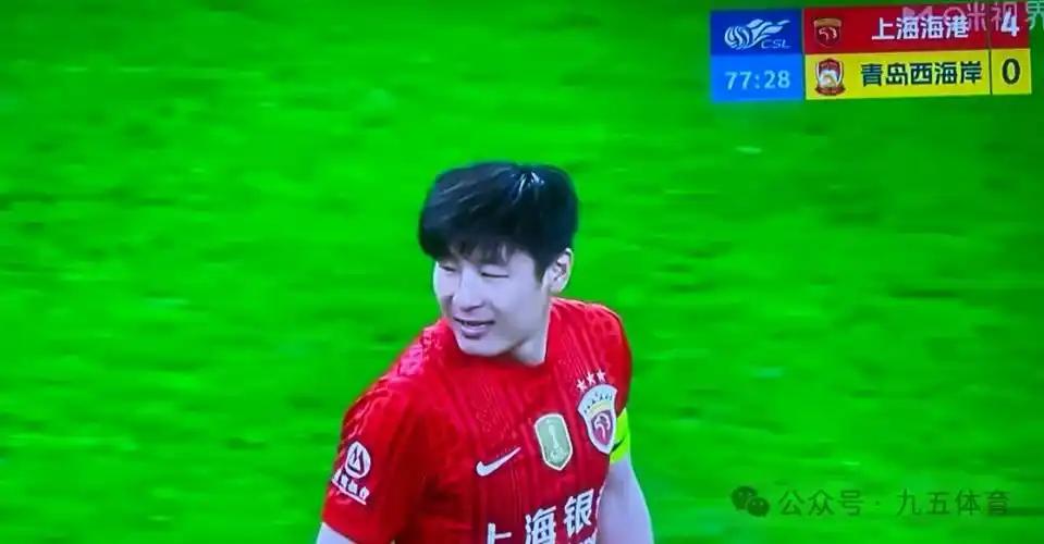 武磊昨天那俩进球，真是把他这么多年练的老本儿都显出来了！第一个球，踢到门将身上弹