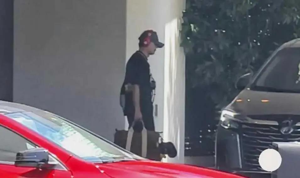 一觉醒来，曾毅的人设天都塌了。人红是非多，曾毅沉默了，玲花“孤单”了。手表风波后