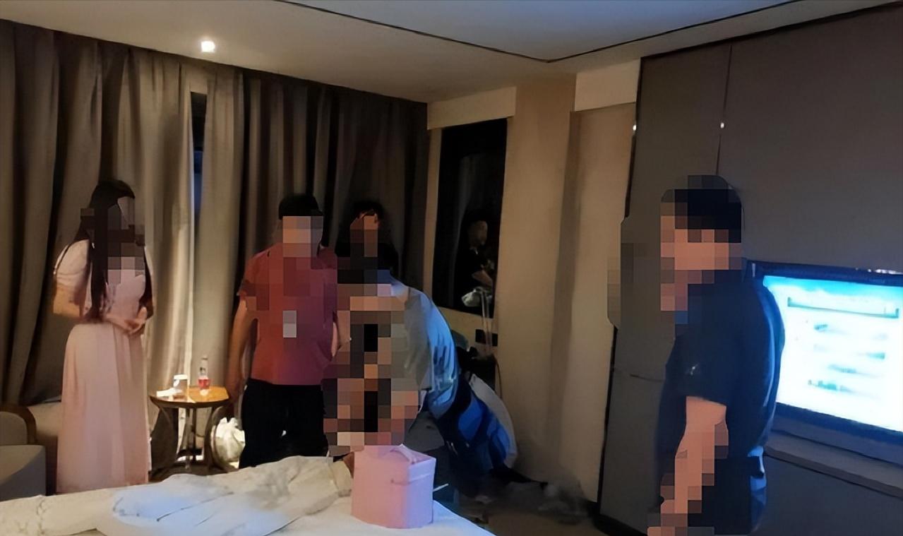 陕西，一男子约了一位女子去开房发生了关系。完事后，男子给了1600元给女子。之后