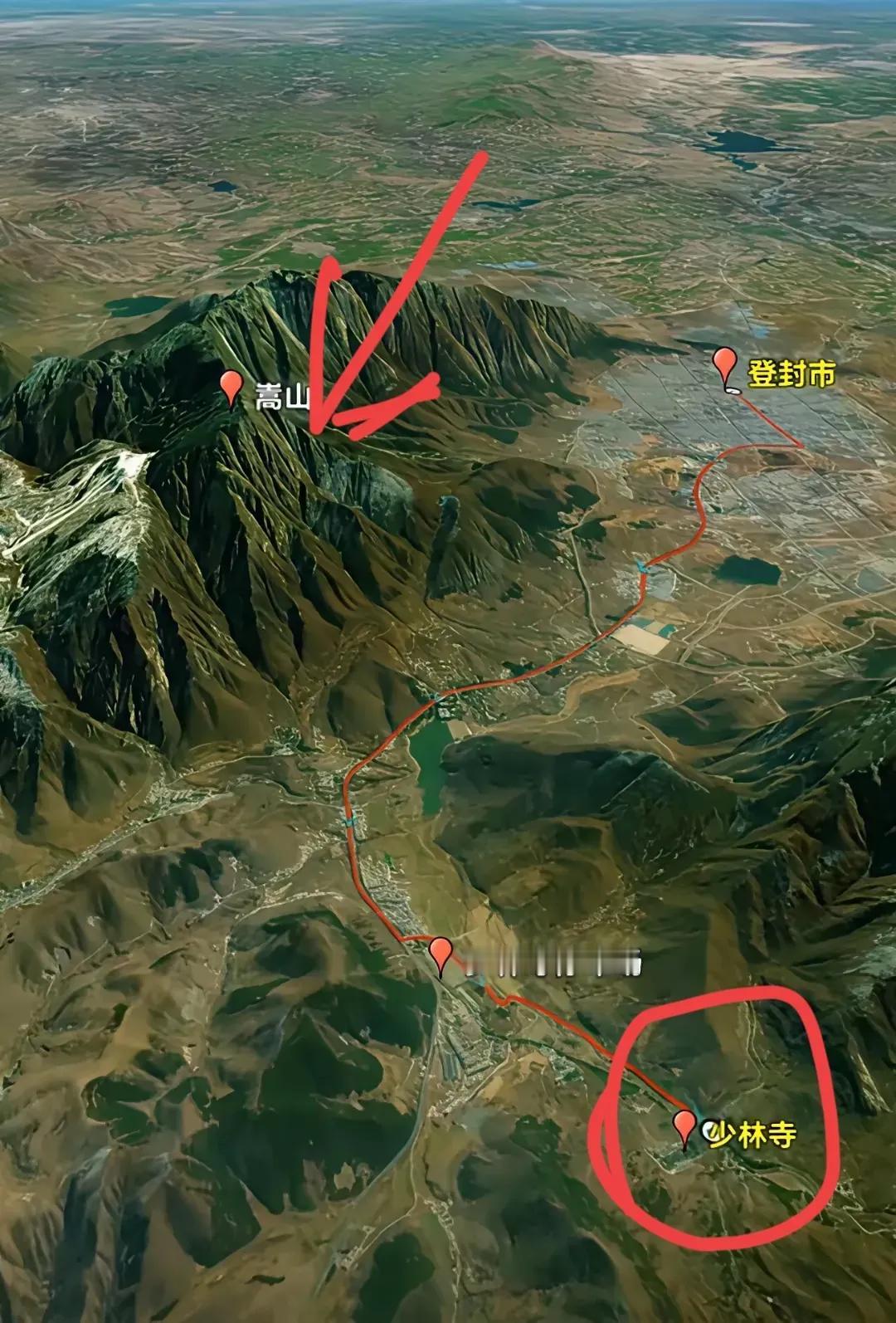 好多人不知少林寺在哪，以为是在中岳嵩山的崇山峻岭密林中，其实它在远离嵩山主峰的一