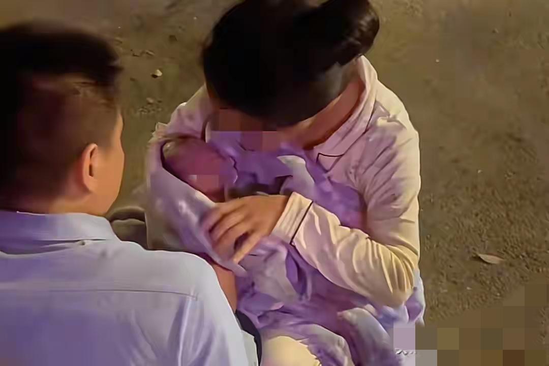 寒夜街头的生死时刻：妈妈的坚持与陌生人的暖9月22日凌晨两点，湖南衡东的冷