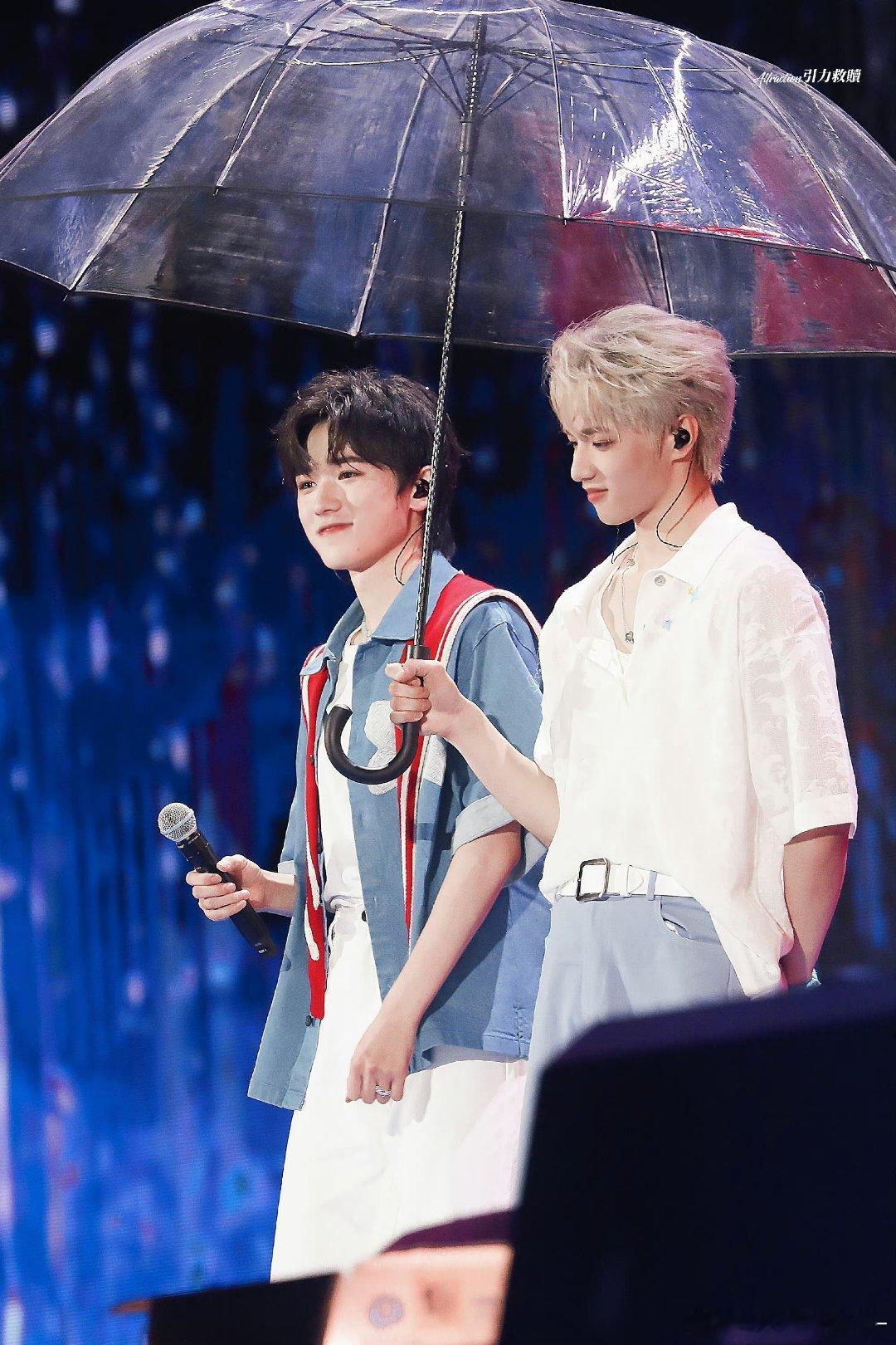 文轩🐺🐟文轩世界第一初恋“你能不能哄我一下”烟花升停在星夜-宋亚轩刘耀文