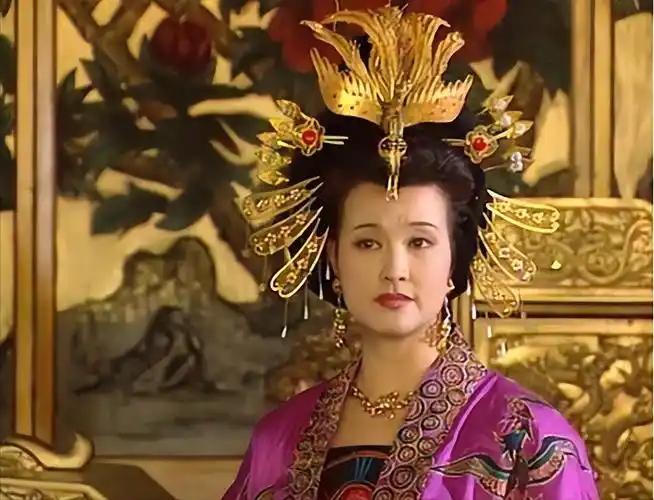劝大家多读点书，免得跟我一样自以为是，然后肚子里积攒了一肚子滑不溜秋的猪板油！