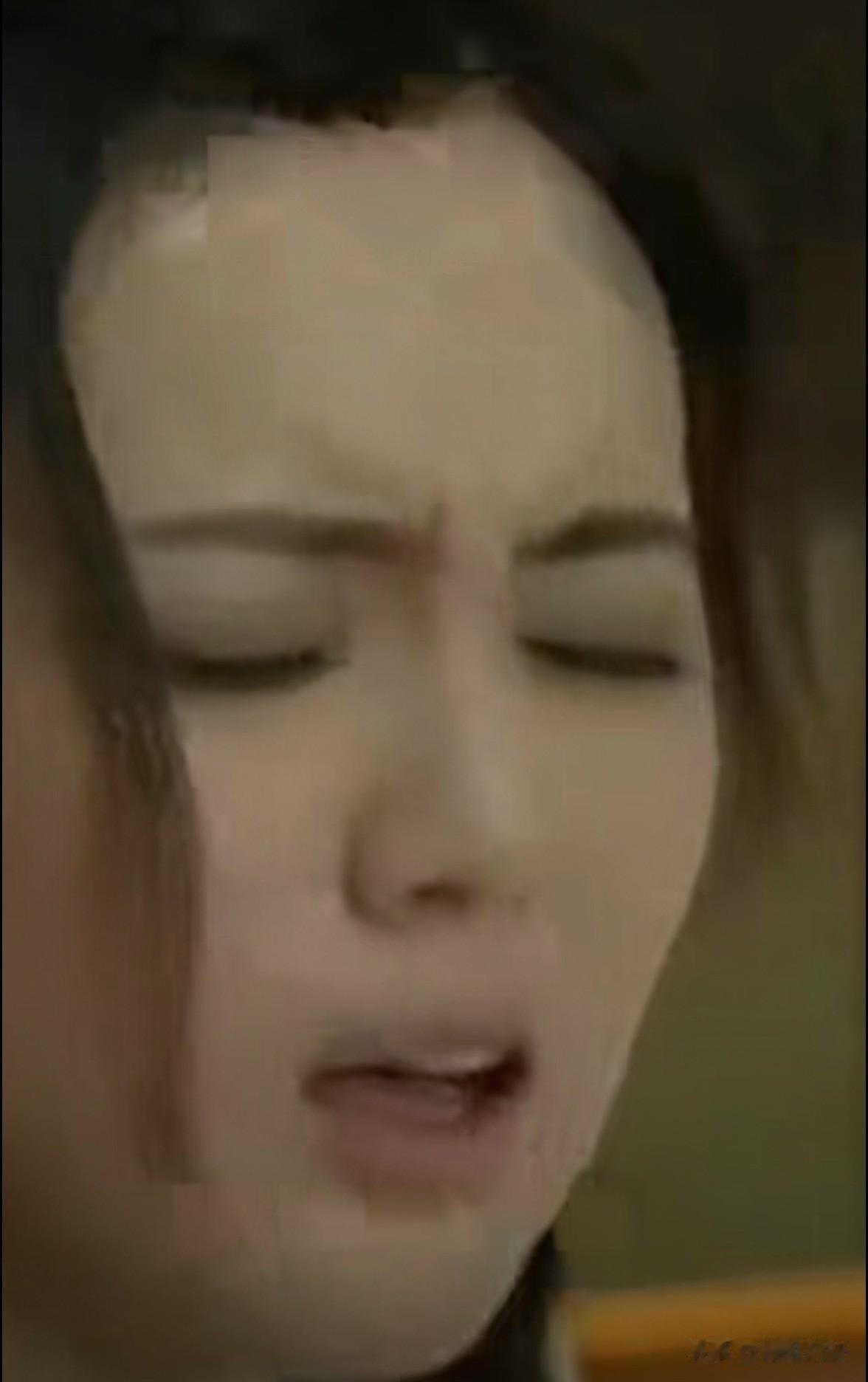 太离谱了！42岁的李女士保养得极好，面色红润有光泽，单看外表根本猜不出真实年龄。