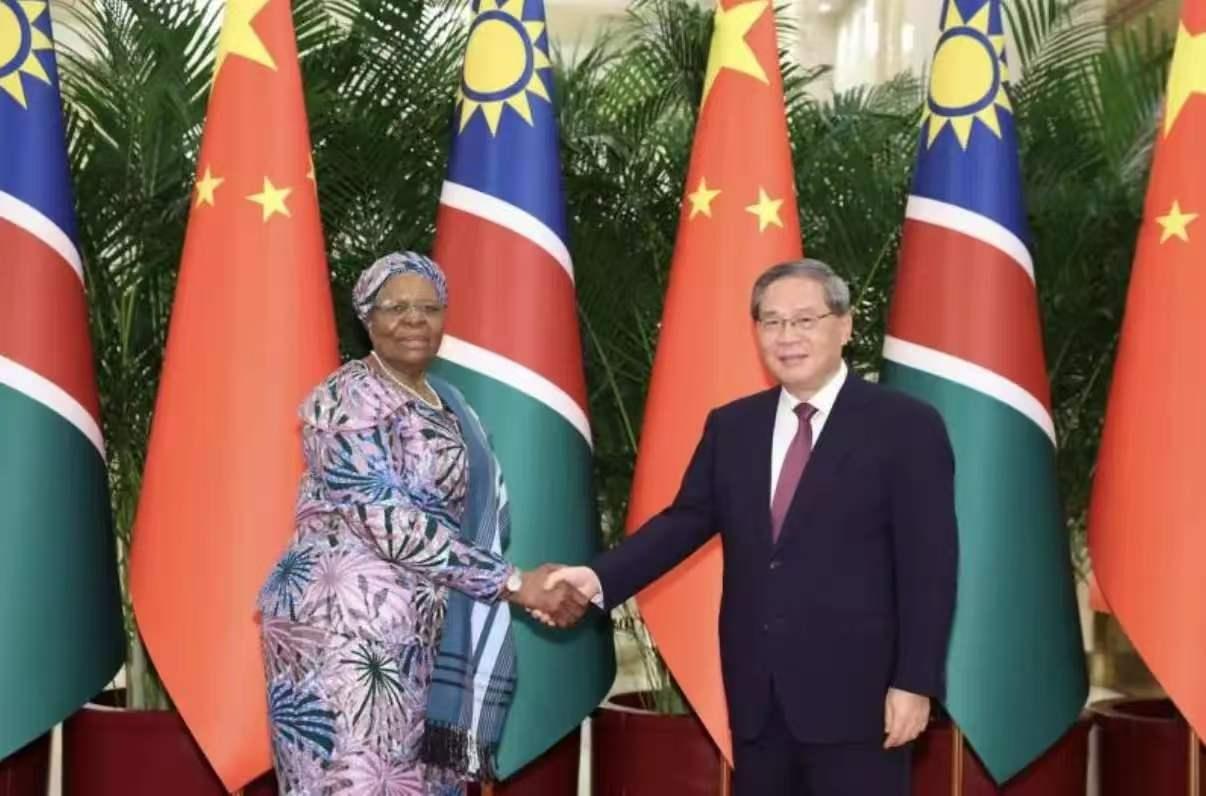 纳米比亚总统专程来华求助！中国一分现金援助都没给，却直接甩出两张王牌！纳米比