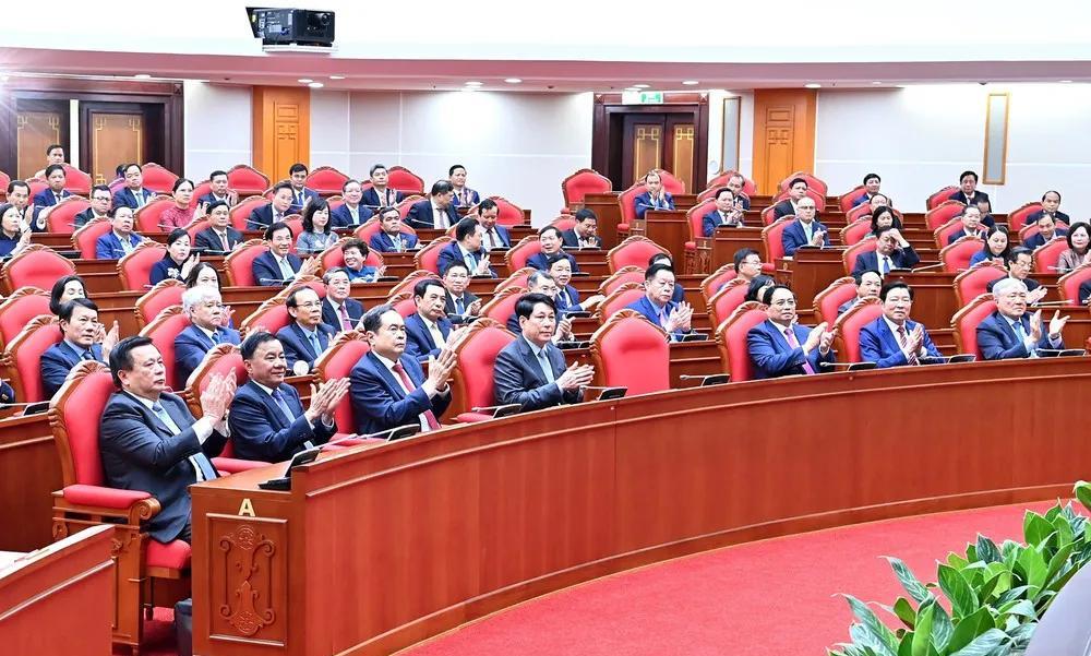 苏林加快筹备十四大，强化人事纪律审查！实际上，目前的苏林，顶多就是越南的中期一