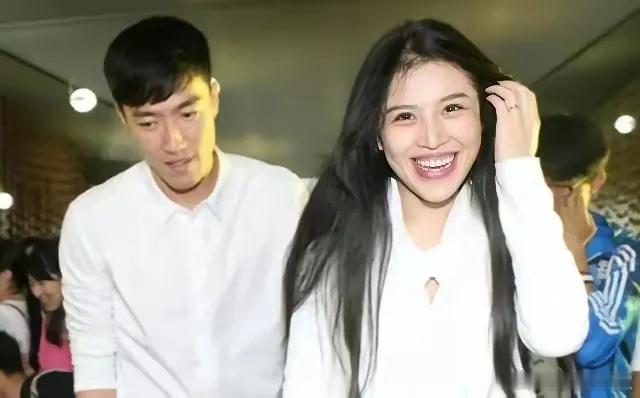 难怪离婚已经11年，葛天会被不少人认为是在阴阳刘翔原来当初两人结婚时，竟连一场婚