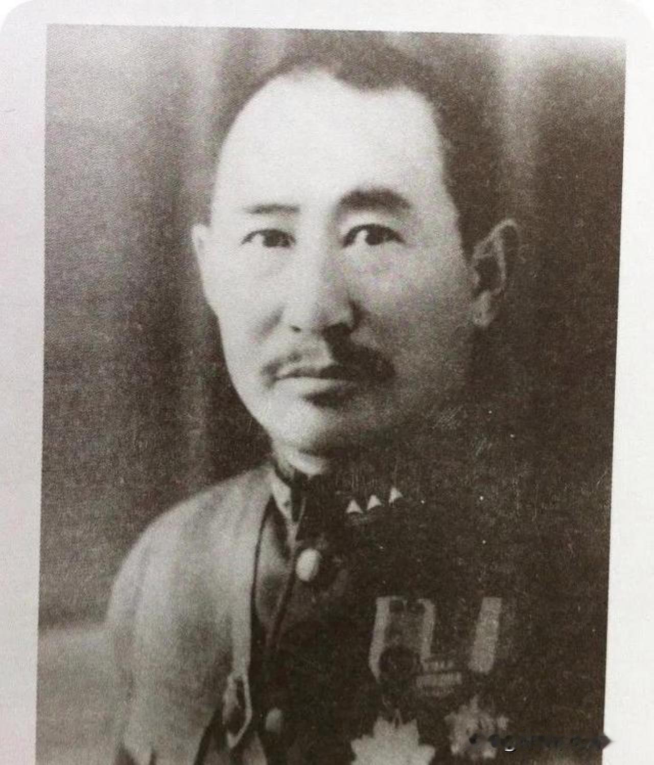 民国甘肃，有个叫鲁大昌的。他干过最狠的一件事，不是用上千头牦牛冲垮了敌军阵地，
