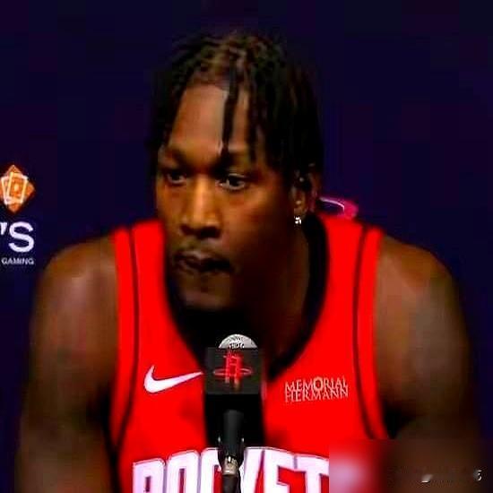 火箭要拆队换巨星？假的。交易流言传得沸沸扬扬，说斯通要打包伊森和小贾巴里，梭