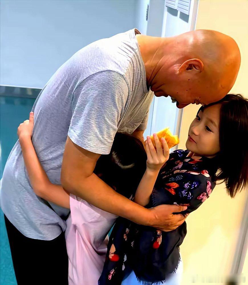 陈佩斯，一年为孙辈花掉120万。不是演出费，是四个孩子的学费。北京海嘉国际学校