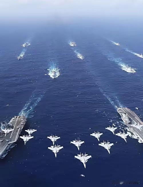 中美航母编队如果在海上相遇，美国航母大概率是没有还手之力的！这话听着提气，但