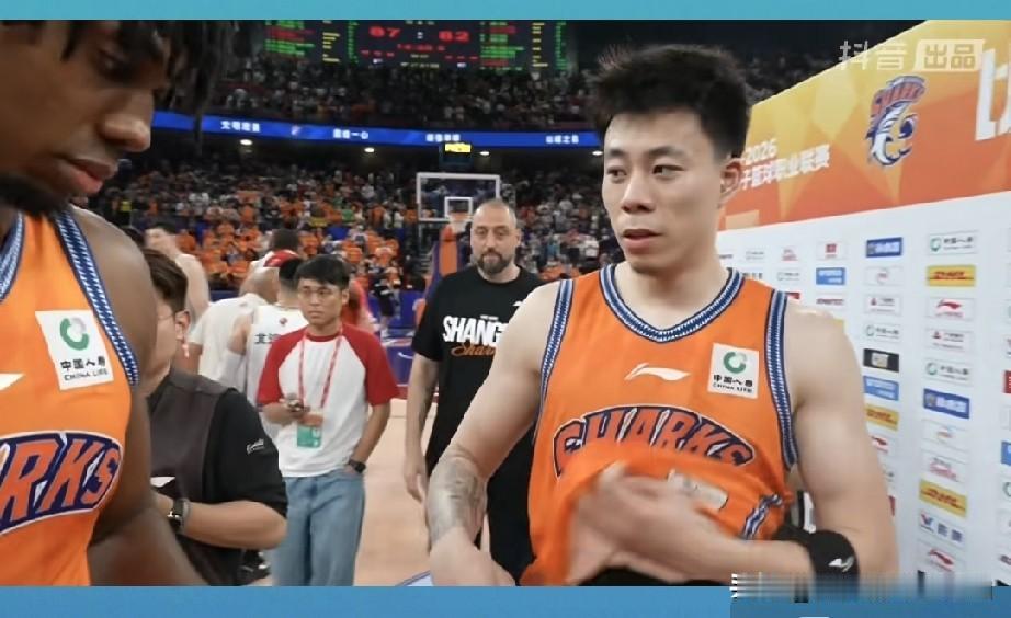 上海队主场87-82险胜北京北汽队，让我们我们看清五个事实。1、上海队第四节应