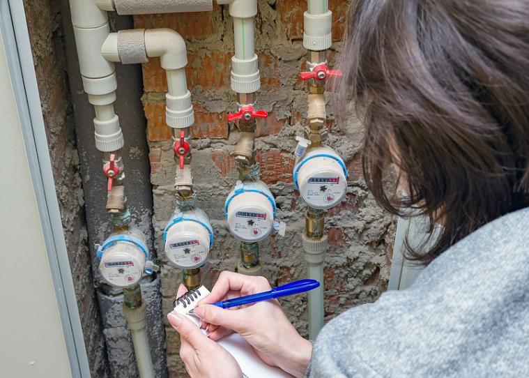 “AI太好用了！”2025年3月，湖北孝感，一男子拖欠房东租金和水电费，最终被起