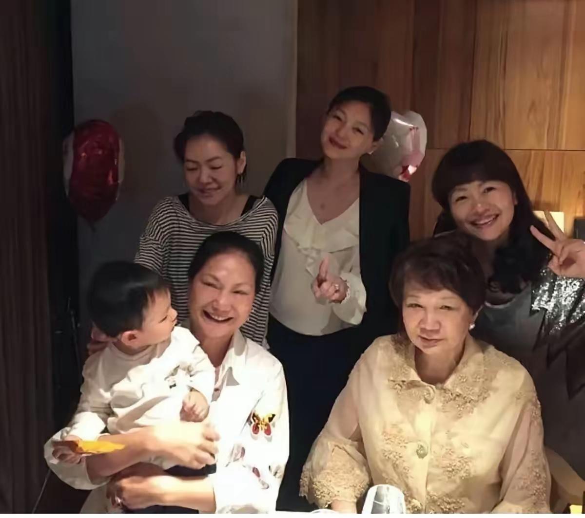 真的爱大s就一定会照顾好孩子，因为知道妈妈会挂念孩子，因为孩子流着妈妈的血！我