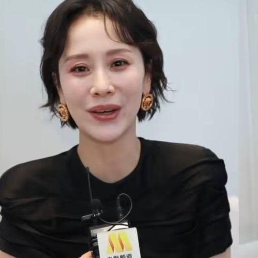 天呐！海清你放过自己的脸吧这嘴也太让人出戏了！好好的国民媳妇，愣是被颜值争议