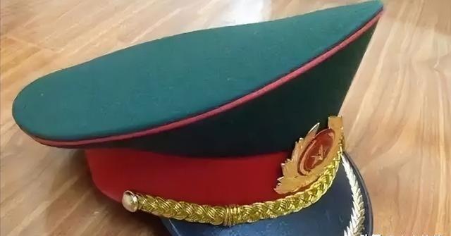 现在终于明白了为什么越南啥都抄咱们的，像中式行政夹克，踢中式正步等都学邻国。但是