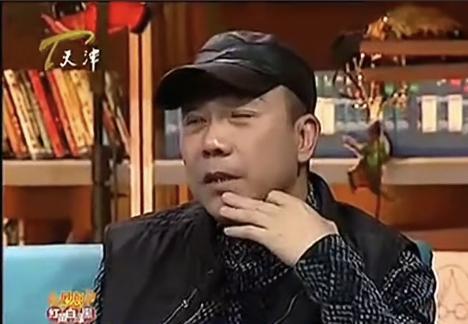 郭德纲采访杨议：“问现在在世的相声演员，你最不喜欢的人是谁呢？”杨议说：“那想