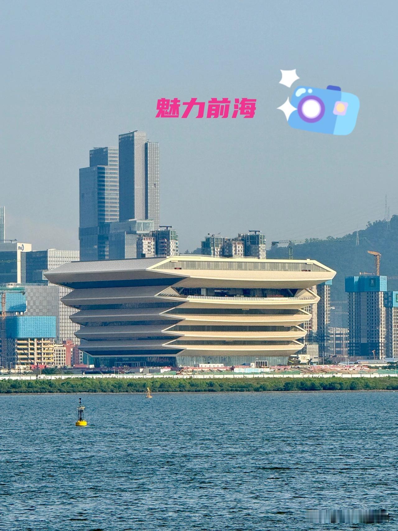 前海湾的美，总是让人忍不住赞叹。深圳的前海湾，曾举办2025世界帆船对抗巡回赛。