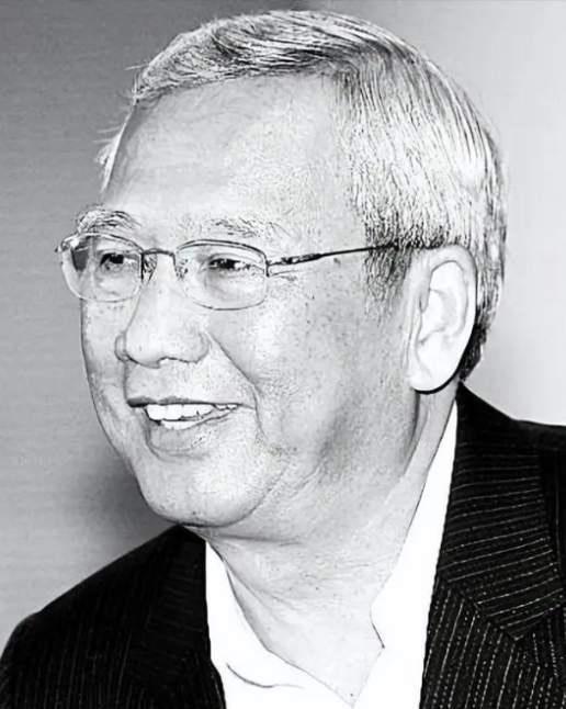 1996年台海军演，解放军往台湾方向发射东风-15导弹。本来是给台独一记狠的